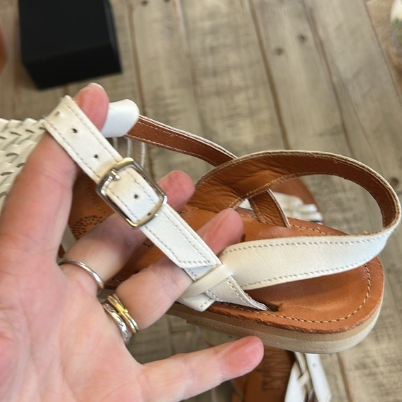 ESPIRITU HUARACHE LEATHER BUCKLE UP WHITE SANDAL SIZE 8 - Picture 5 of 10